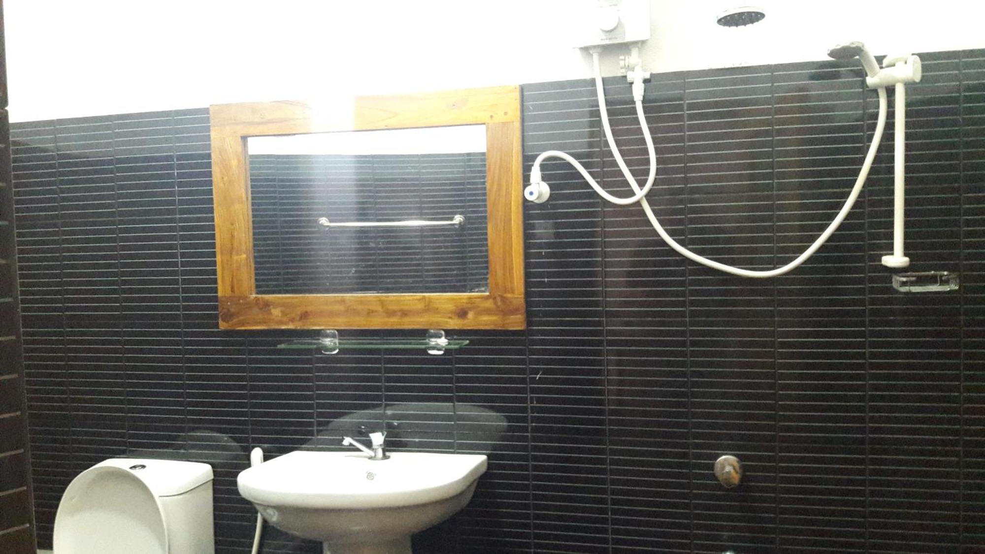 River Side & Swimming Pool Bed & Breakfast Udawalawe Exterior foto